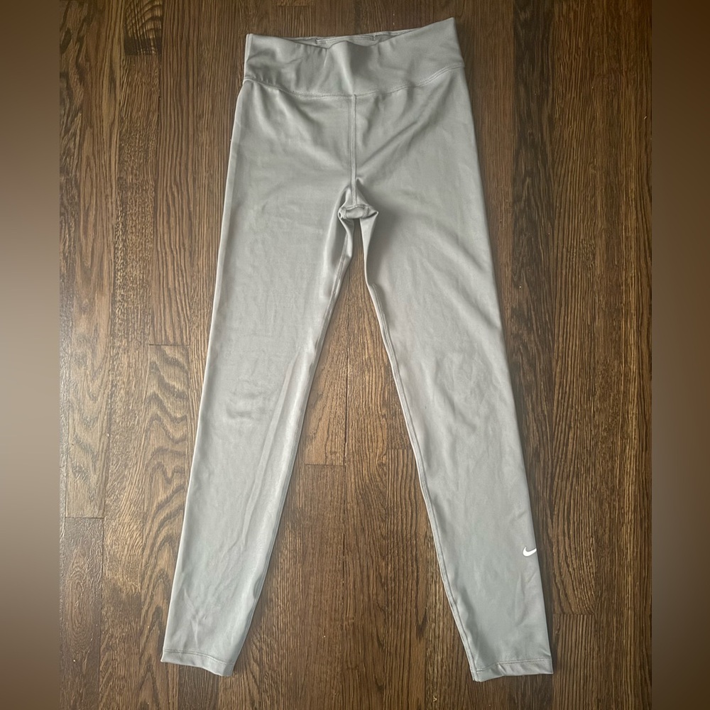EUC Nike Dri-Fit Girls Light Gray Leggings - XL